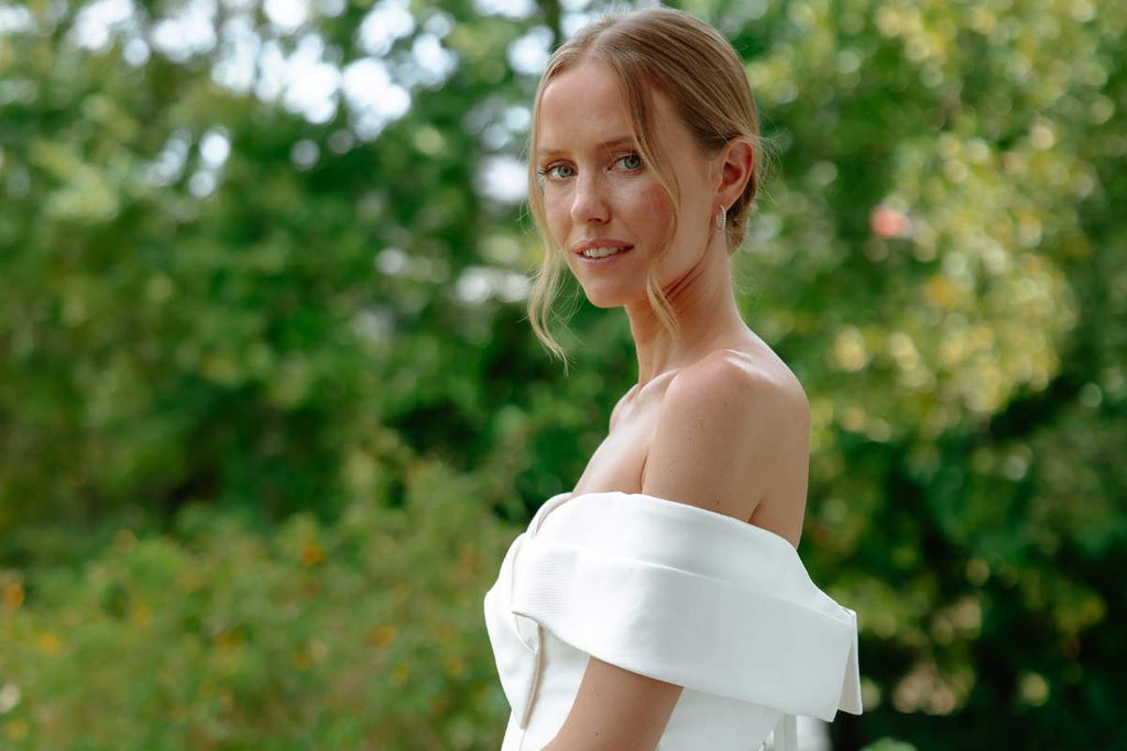 Beautiful bride looking at camera on her wedding day, cape town wedding