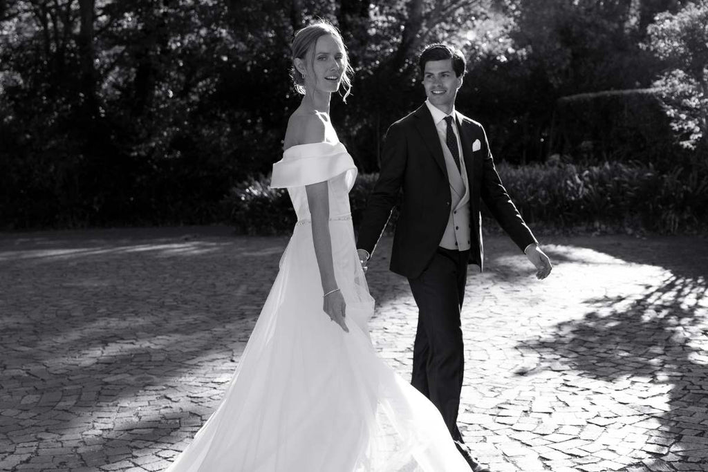 Beautiful couple celebrating their wedding day, Fabulous Flowers