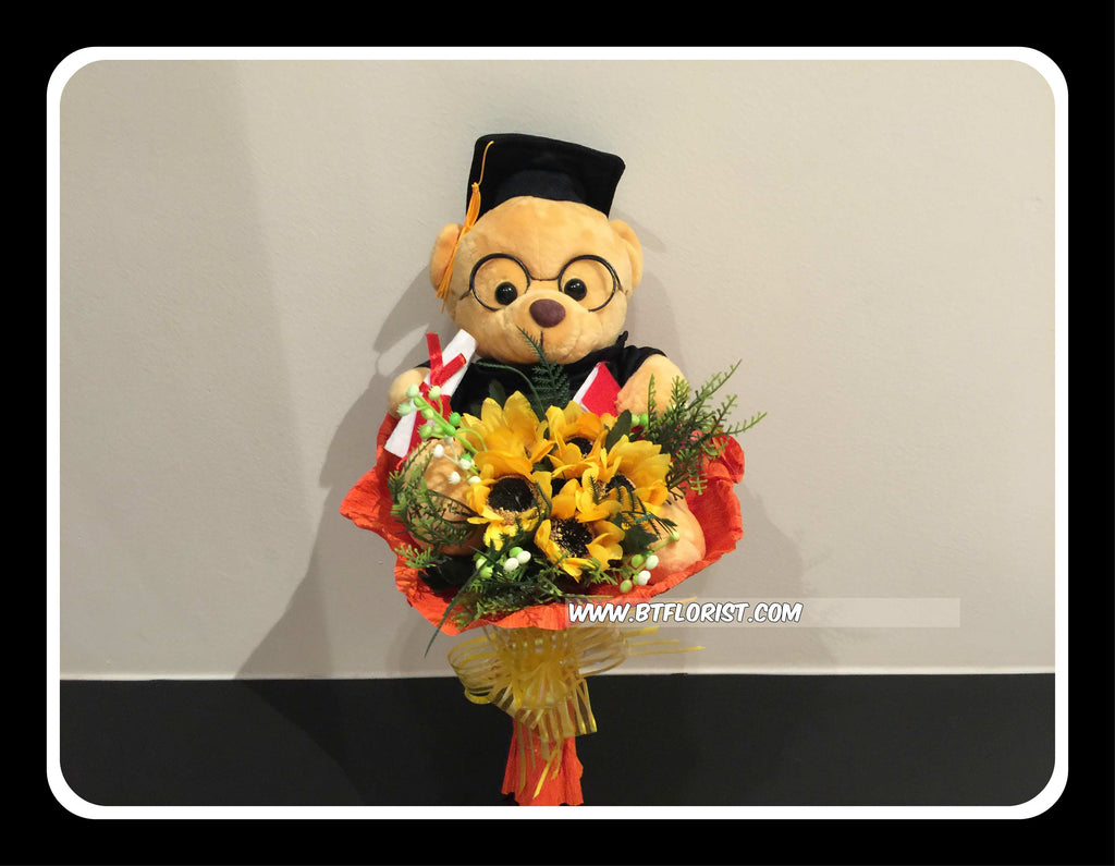 graduation bear bouquet