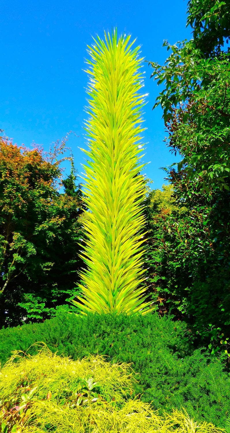Lime green icicle tower at Chihuly Garden and Glass