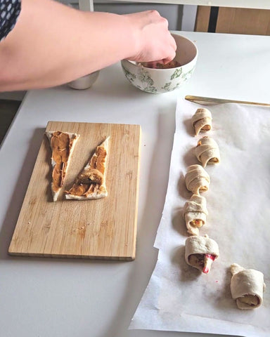 Croissantjes vullen met koekdeeg