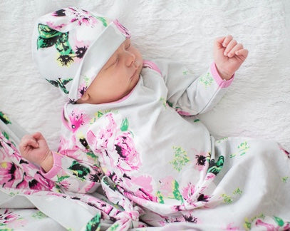 floral coming home outfit