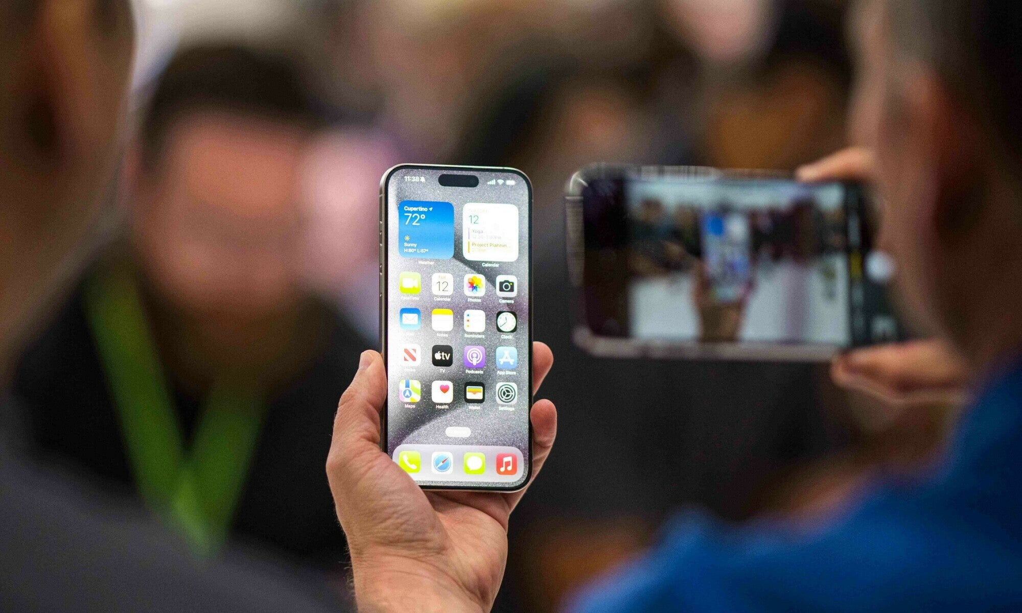 Купить iPhone 15 Pro в Дубае