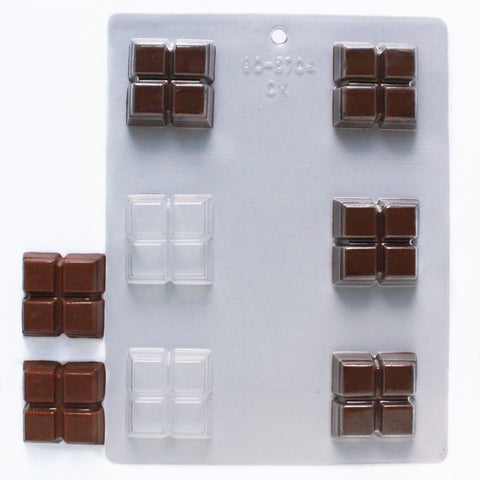 https://cdn.shopify.com/s/files/1/0717/6529/5391/products/easy-break-apart-chocolate-bar-mold_2.jpg?v=1684454318&width=480