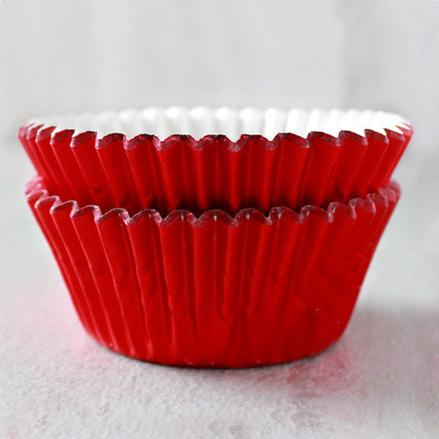 https://cdn.shopify.com/s/files/1/0717/6529/5391/products/red-foil-cupcake-cups.jpg?v=1684426766&width=480