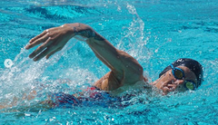 Heather Jackson professional triathlete at the swimming pool working on technique Photo @wattieink