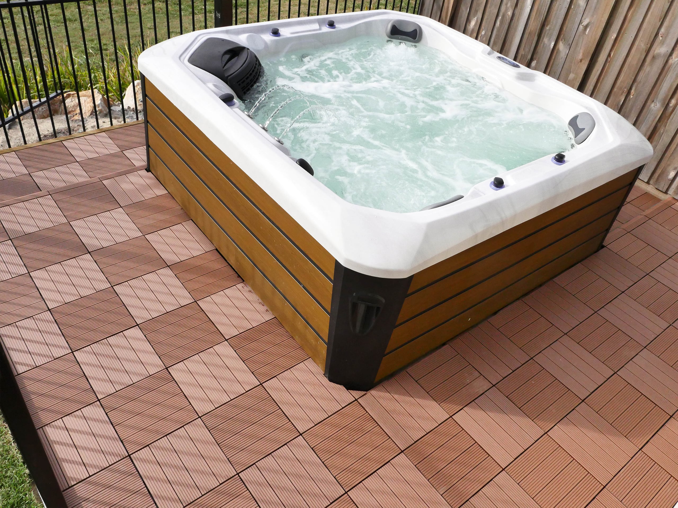 DECKO Deck Tiles Spa transformation