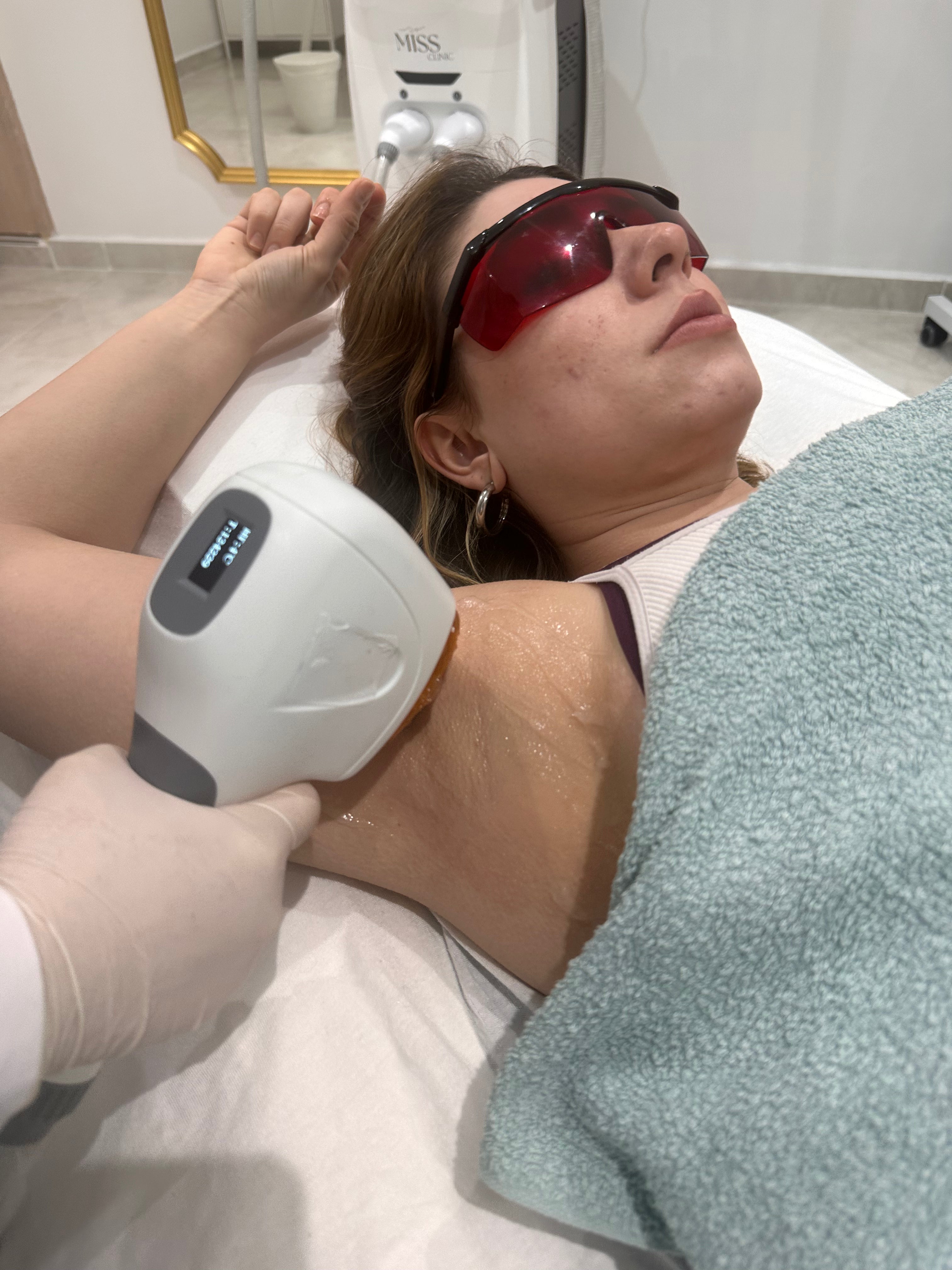 laser-ontharen-3.HEIC__PID:41865c9d-8601-49dc-8e50-30f80dfa464d