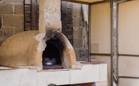 Pizza Oven made from fire clay demonstrating the uses of fire clay in high temperature cooking