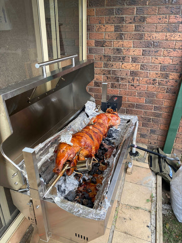 Spit Roaster | cooking a whole 17kg pig on the 1200mm hooded spartan spit