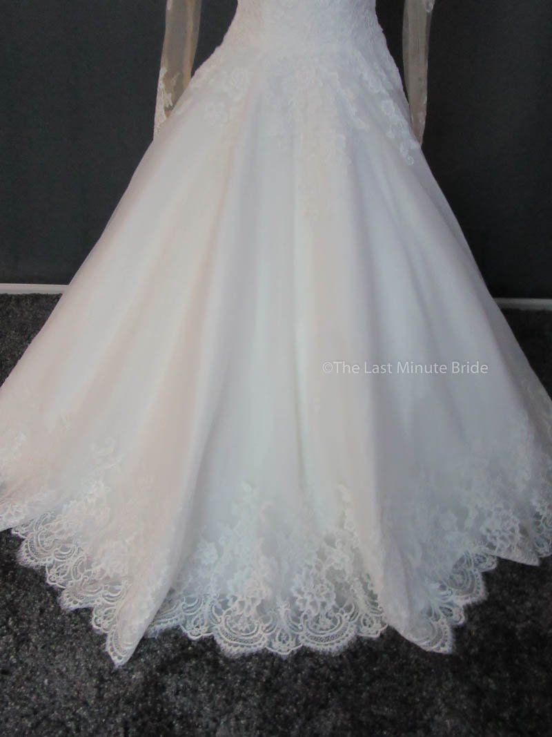 Allure Bridals 9366 Iv size 12 - The Last Minute Bride