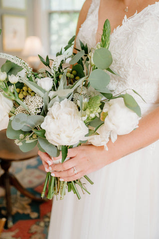 Image of white and green classic yet modern bridal bouquet