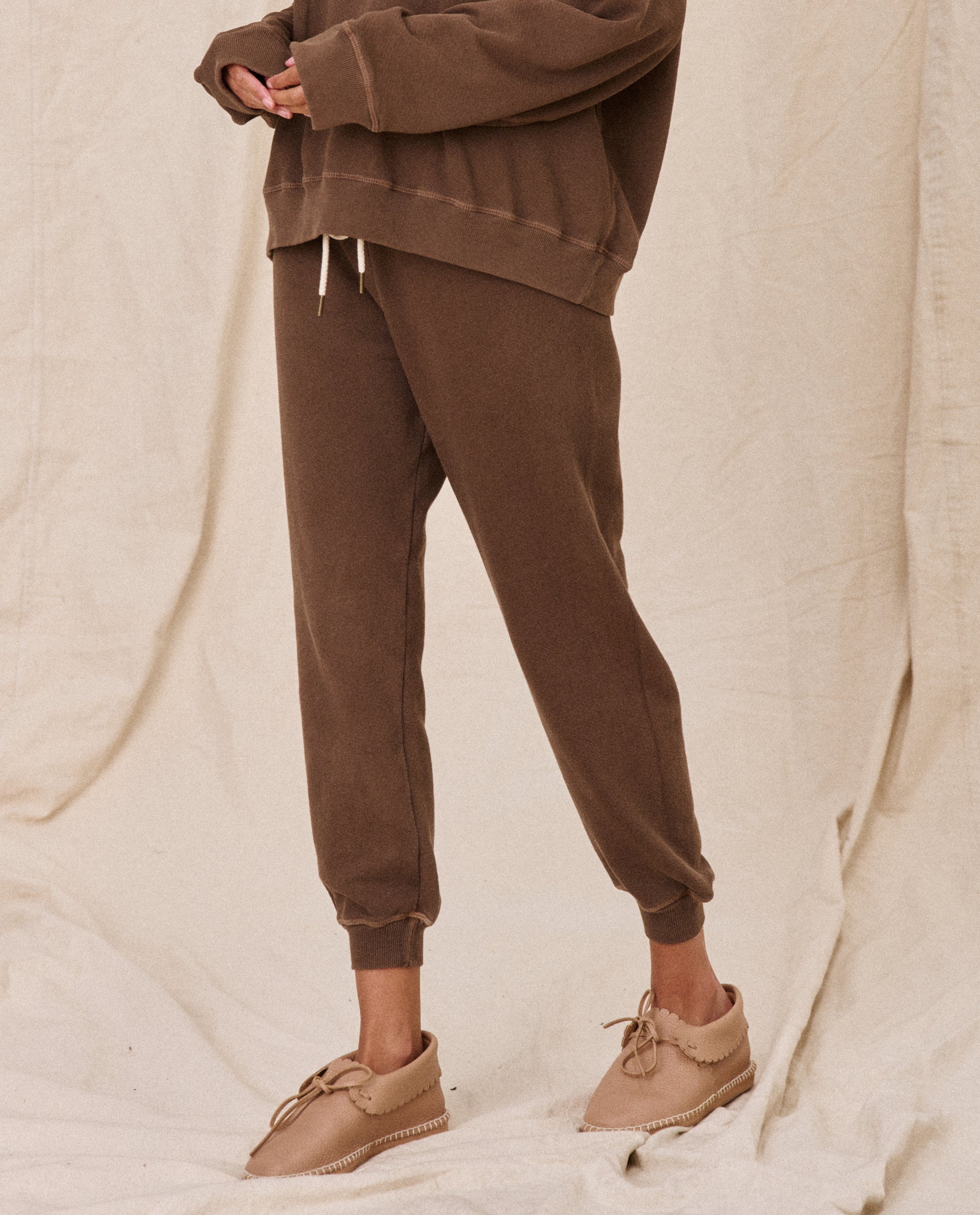 The Cropped Sweatpant. Solid -- Chestnut