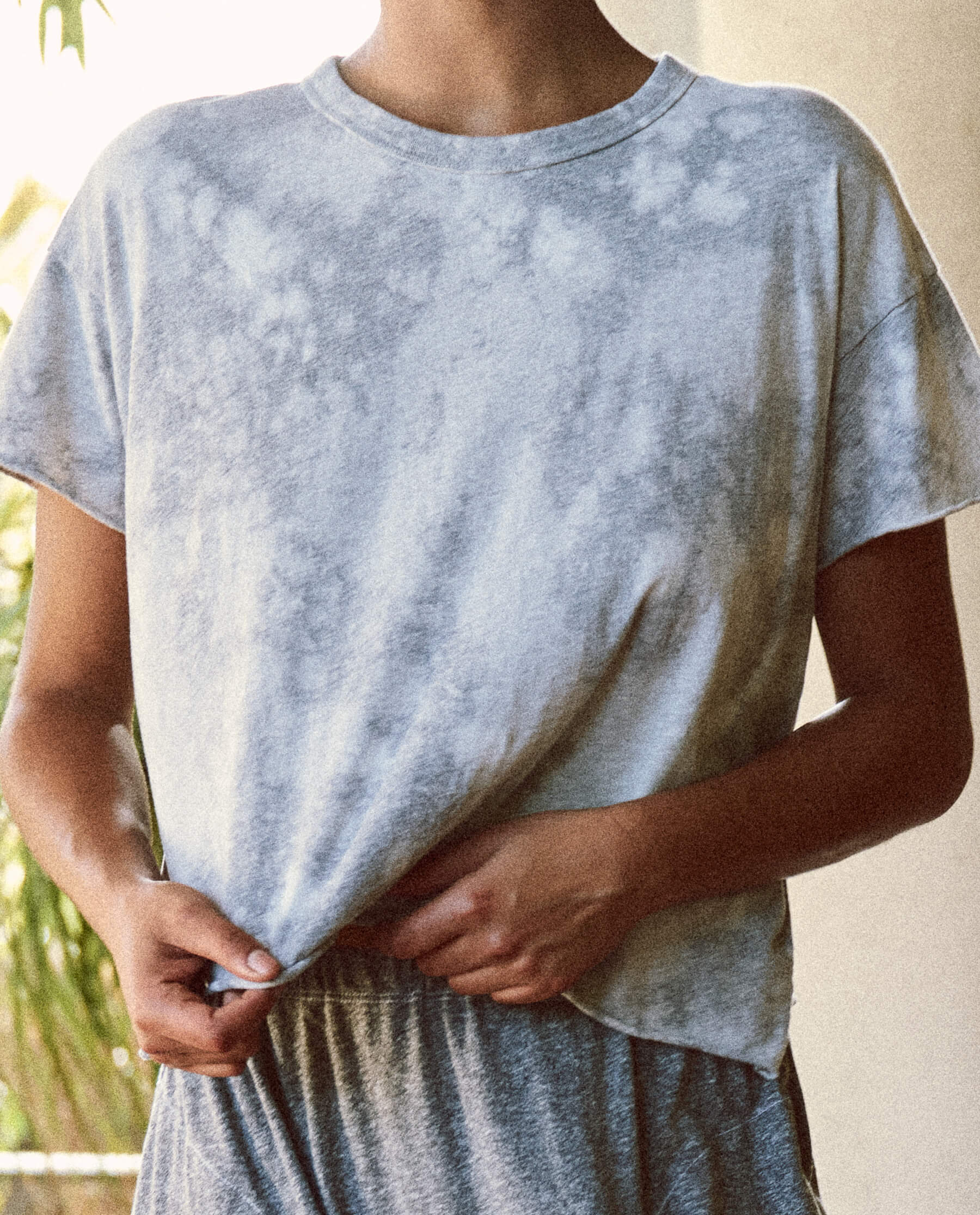 The Crop Tee. Novelty -- Bleached Out Heather Grey