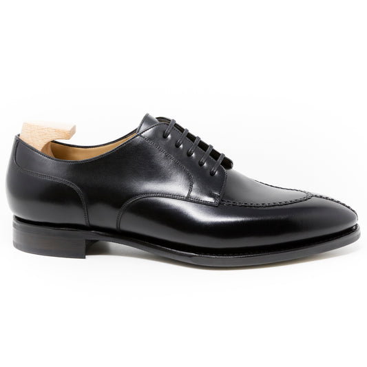 Men's brogues shoes with rounded toe handmade in Siena Montecarlo calf