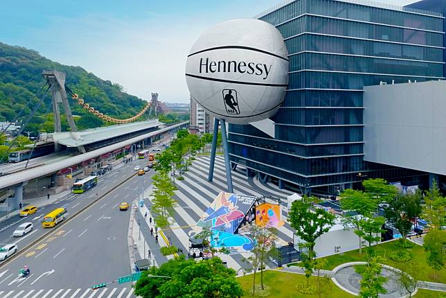 軒尼詩Hennesy與NBA合作，於台北表演藝術中心建立特別裝飾