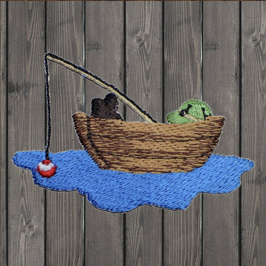 https://cdn.shopify.com/s/files/1/0719/3310/0326/products/embroidered-iron-on-sew-on-patch-fishing-boat-line_4894af59-629c-4f3f-9daf-8359dacf0c41-400230.jpg?v=1681062269&width=533