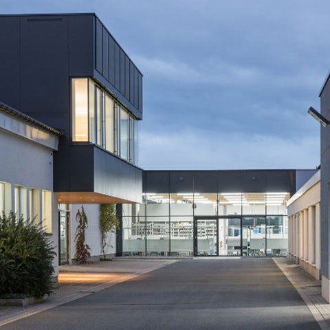 The MÜHLE Manufactory has continued to grow over time, the modern workplace that meets high ecological and industrial standards includes social and office spaces in addition to optimized production spaces