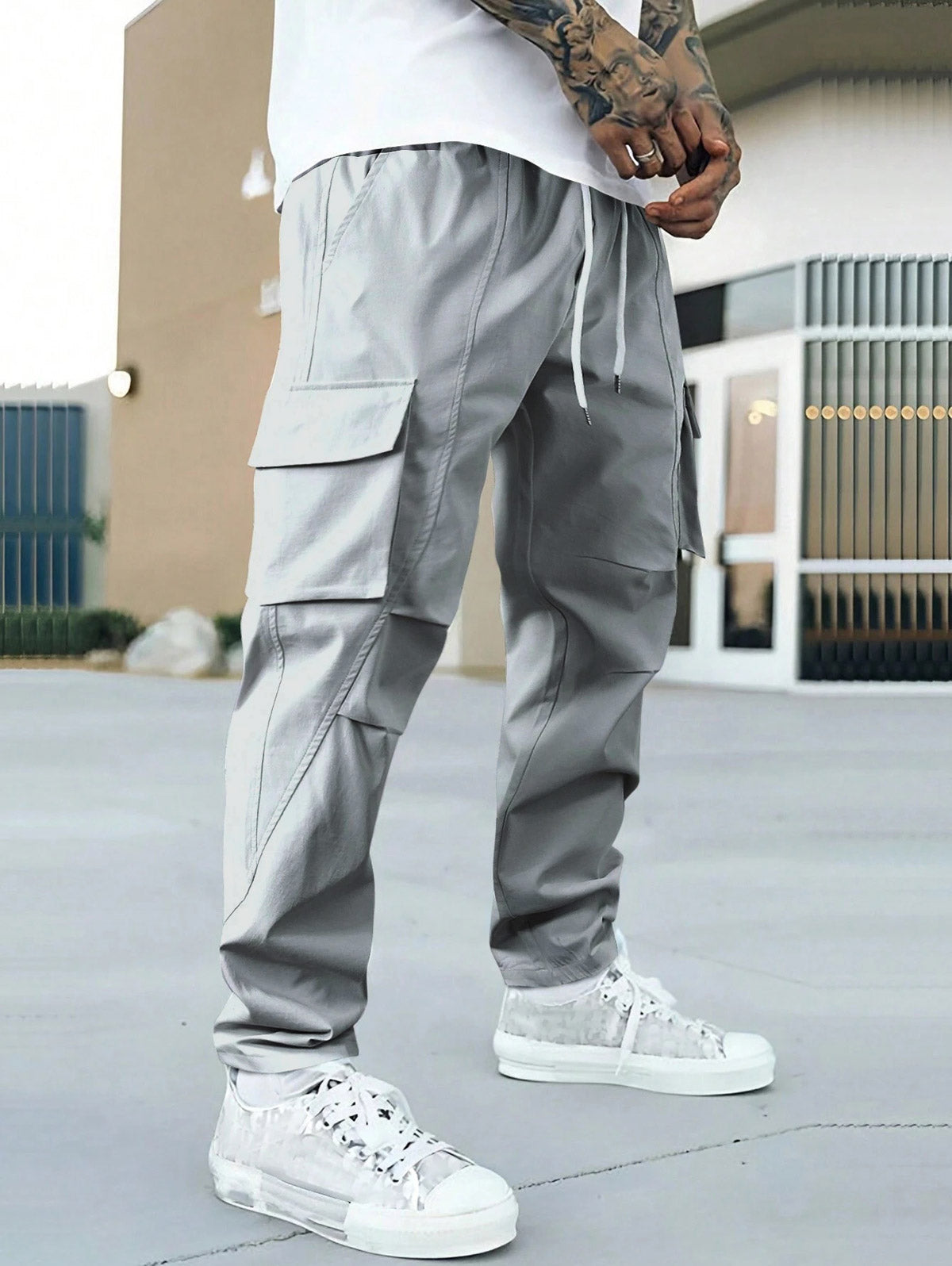 Men's Streetwear Techwear Flap Pockets Solid Color Drawstring Straight Leg Cargo Pants