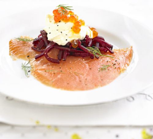 Smoked salmon with beetroot
