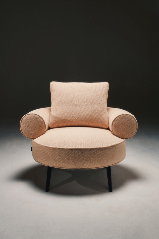 Cette chaise de la collection Let's Rock dans sa version tête de mort  créée pour la marque de mobilier français Acrila