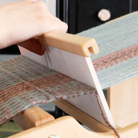 weaving on a rigid heddle loom