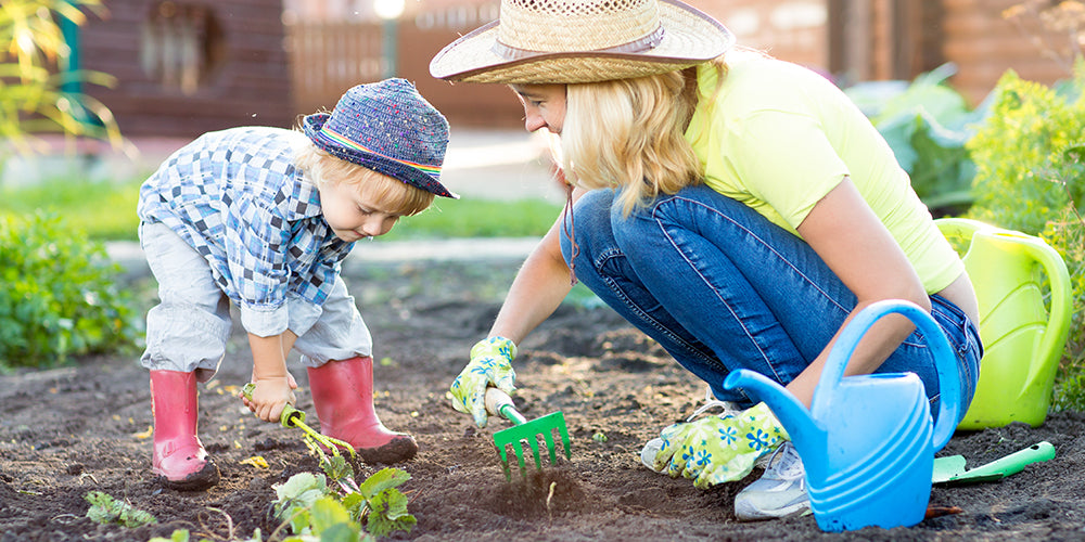 Kid-Friendly Gardening Activities – wallacegardencenter