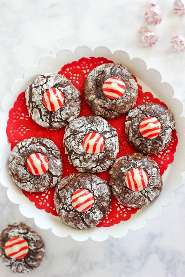 Peppermint Kiss Crinkle Cookies - A Classic Christmas Cookie Recipe