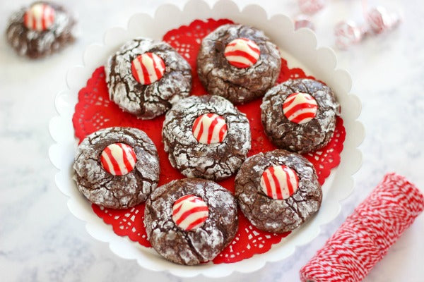 Peppermint Kiss Crinkle Cookies - A Classic Christmas Cookie Recipe