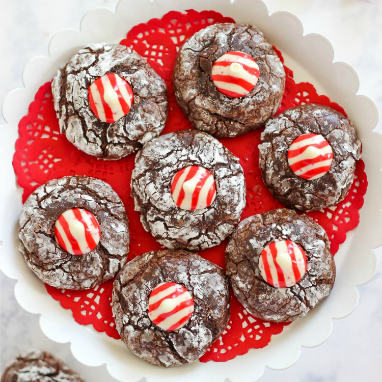 Peppermint Kiss Crinkle Cookies - A Classic Christmas Cookie Recipe