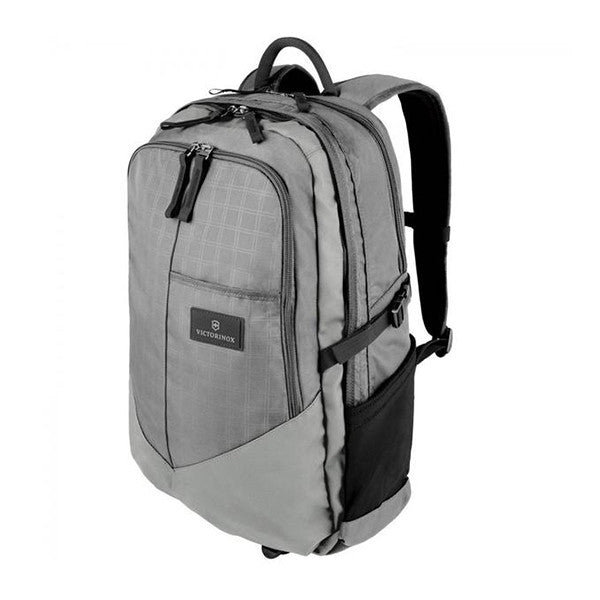 victorinox deluxe laptop backpack