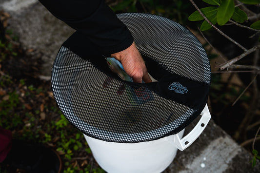 UCEDER Boat Trash Can Topper,Durable Black Mesh Garbage Cover Compatible  with Standard 5 Gallon Bait Buckets,Widely Used in Wastebaskets and Garbage