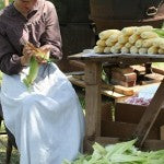 woman_with_corn