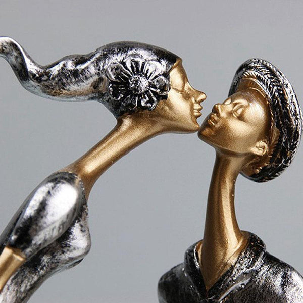 Escultura Decorativa Kissing | TrendHaus - Decoração para Casa