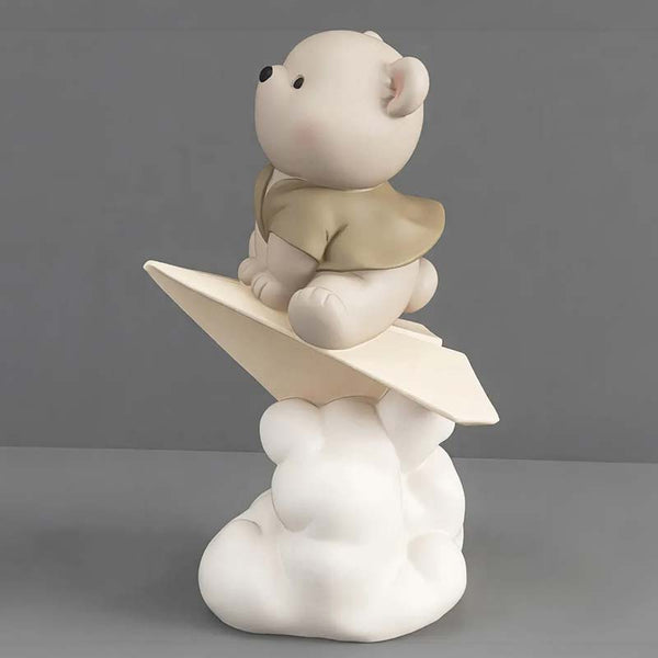 Escultura Decorativa Ursinho Avião de Papel Bege Detalhe 02 | TrendHaus - Decoração para Casa