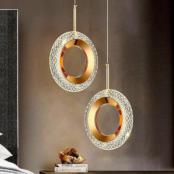 Lámparas colgantes redondas de cristal decoran el dormitorio 2 | TrendHaus - Decoración del hogar