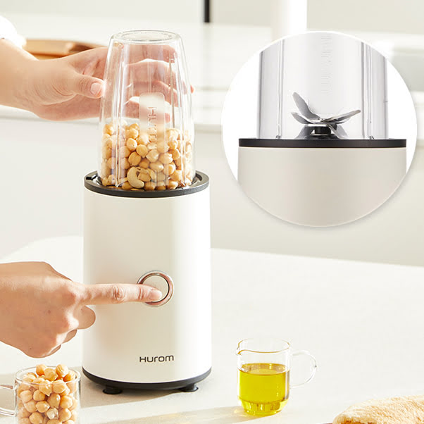 Hurom Powerblender mixt Nüsse