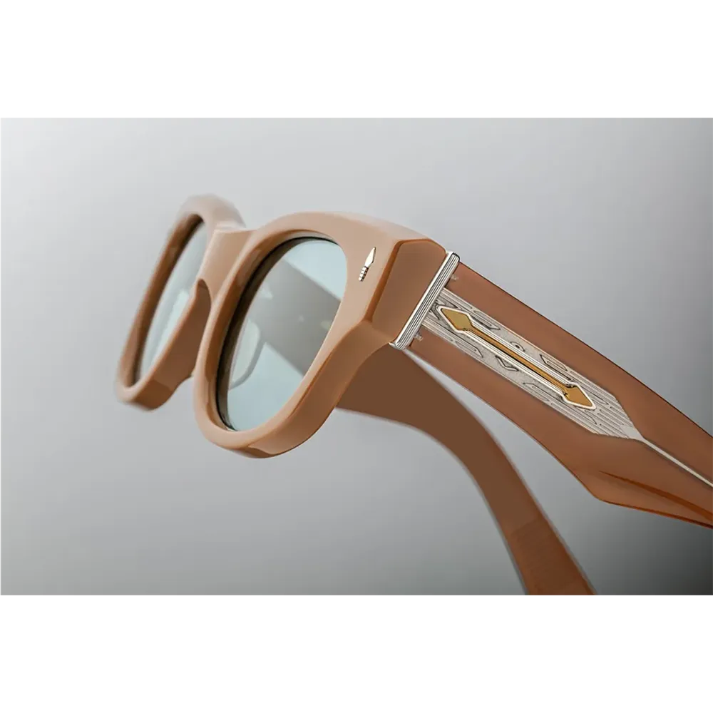 アイウェアブランドJACQUES MARIE MAGE モデルMOJAVE。カラーはTOBACCO。価格は¥308,000‐(税込)。世界50本限定