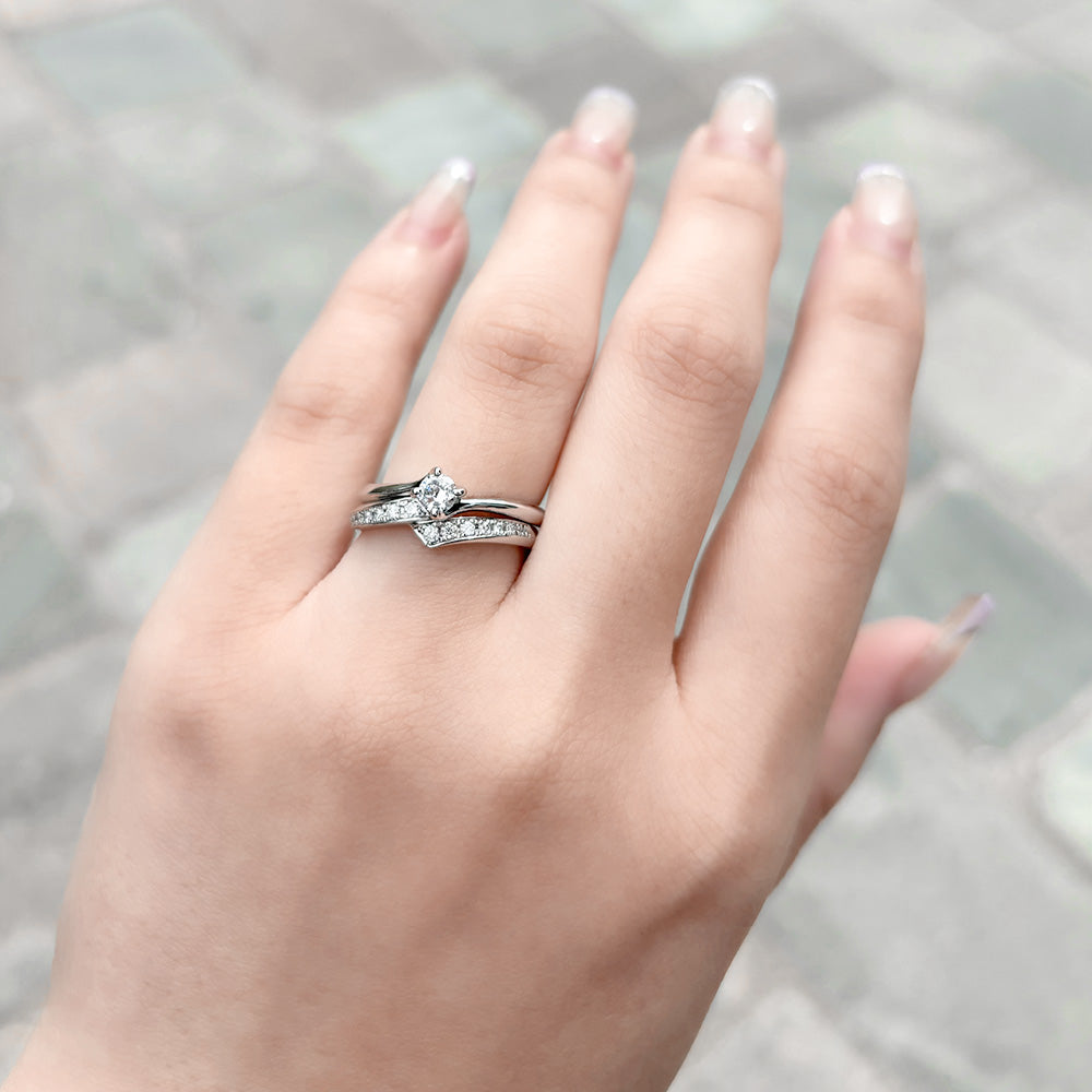 NIWAKA/俄 結婚指輪「綾」と婚約指輪「柊」の着画