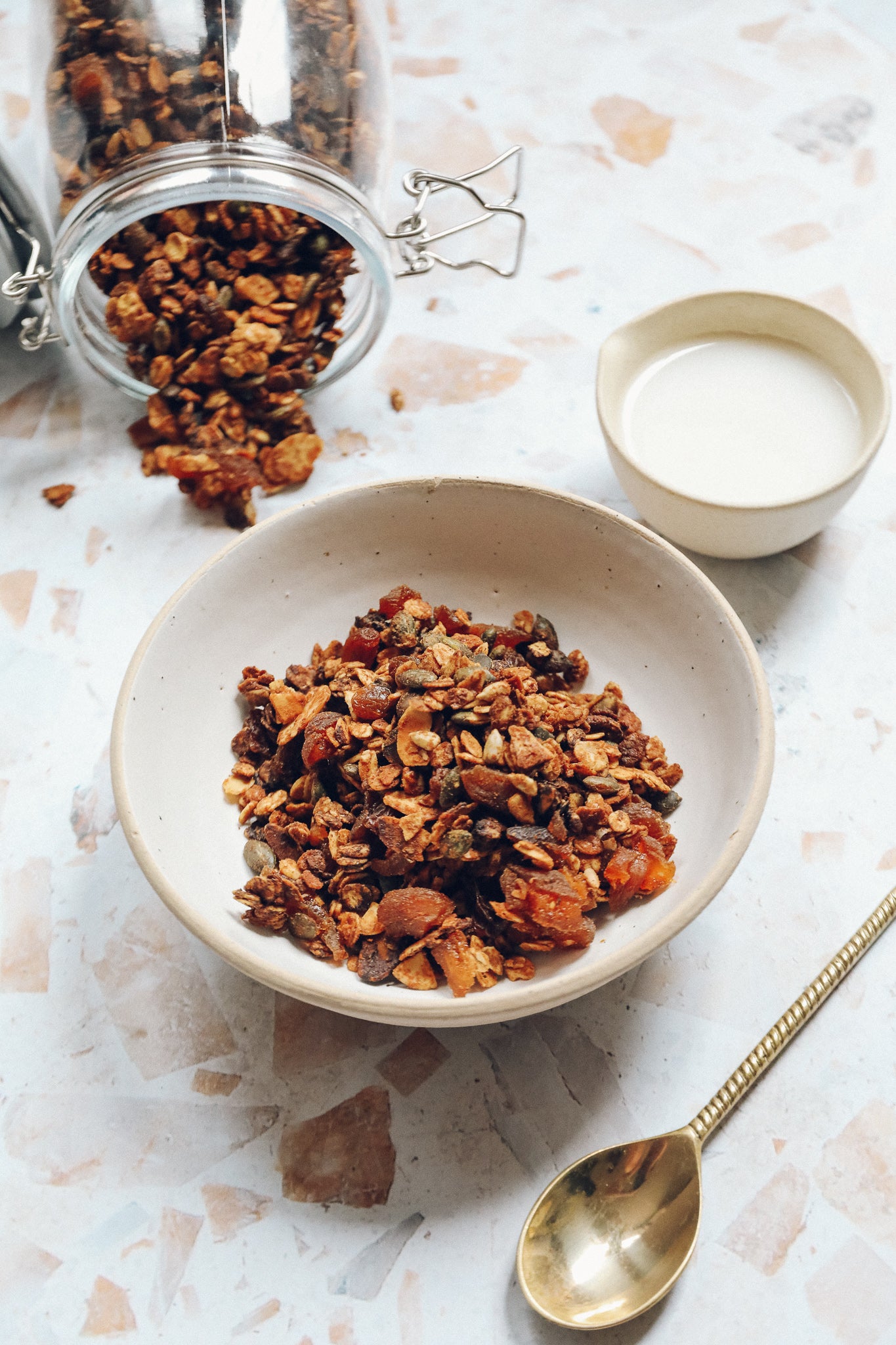 apricot granola