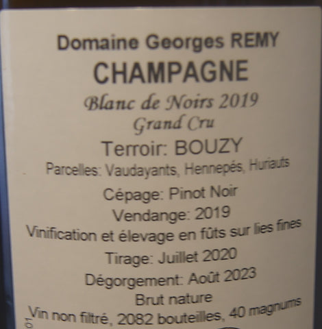 Detailansicht des Rückenetiketts des Bouzy Grand Cru Champagners von Winzer Georges Remy, Jahrgang 2019, ungefiltert und limitiert.