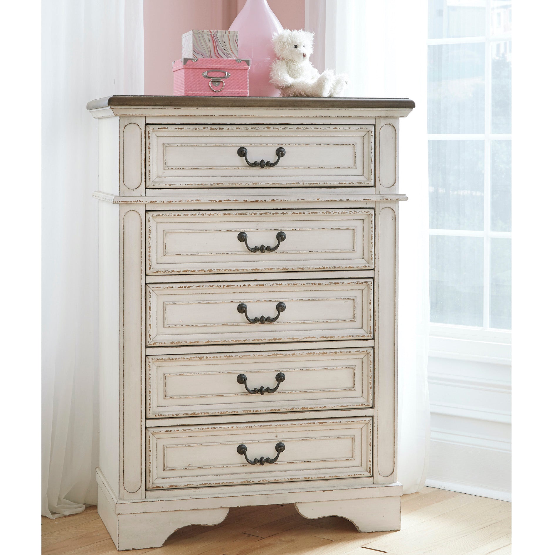 Realyn Youth Chest of Drawers by Signature Design by Ashley Barrow