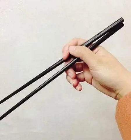 7 Tips For Holding Chopsticks image 3