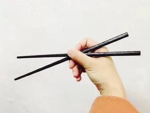 7 Tips For Holding Chopsticks image7