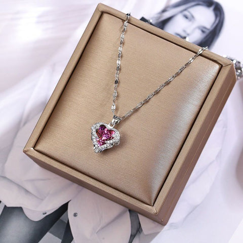 Colar de Pingente Coração de Cristal, Pingente Coração Cristal Swarovski, Colar de Pingente Coração de Cristal, Pingente Coração Cristal Swarovski  Colar feminino mais Pingente  Colar para presente  Colar de prata delicado  Colar de prata feminino  Colar Feminino, Colar Aço Inox Dourado e Prata, Colar de Letra Inicial do Nome - Thassia Naves, Colar de Signo Prata, Colar Feminino Vivara, Colar e Brincos com Pingente Gota D'água, Acessórios femininos, Acessório de Moda Feminina, Acessório de Moda para Mulheres Exigentes