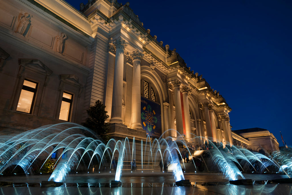 Metropolitan museum at night