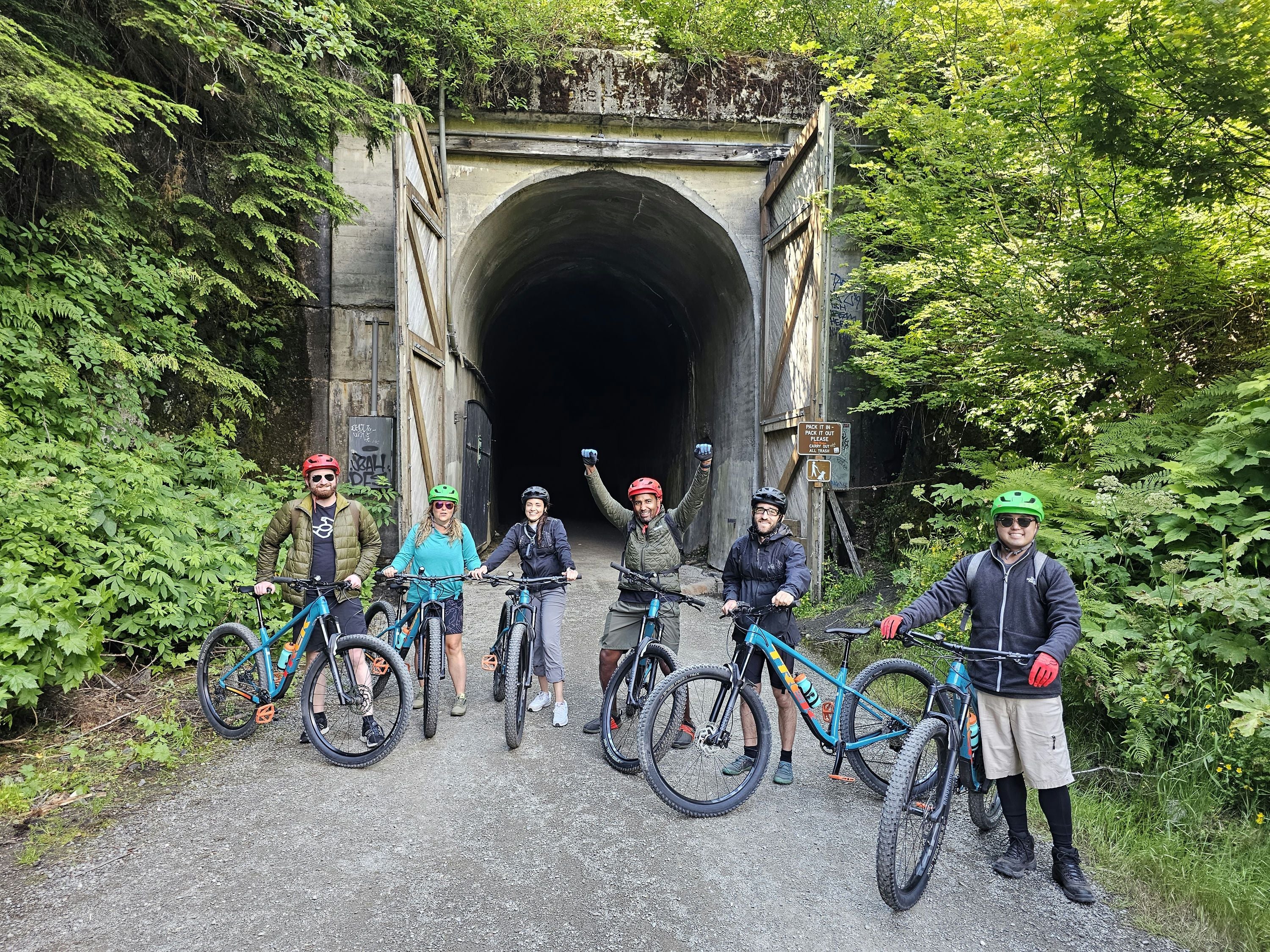 Guided Snoqualmie Tunnel Mountain Bike Tour from Seattle