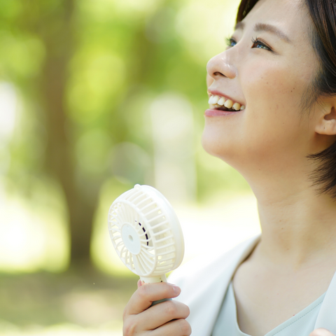 和精油のある暮らし　和精油　ハンディファン　芳香浴　使い方　ピタッとアロマ　シール　精油　エッセンシャルオイル　アロマ