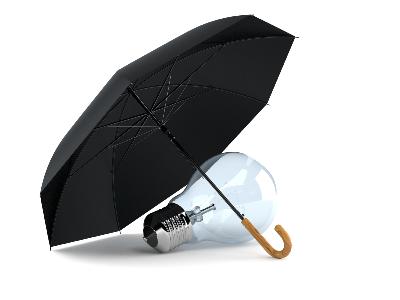 ampoule sous un parapluie noir