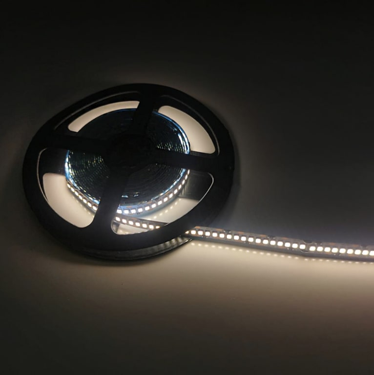 Caractéristiques et utilisations du ruban LED recoupable